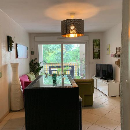 Apartmán Votre Sejour Cosy A Frejus! Exteriér fotografie