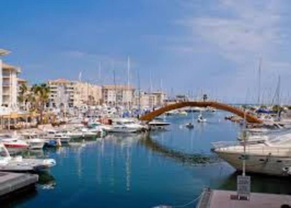 Apartmán Votre Sejour Cosy A Frejus! Exteriér fotografie